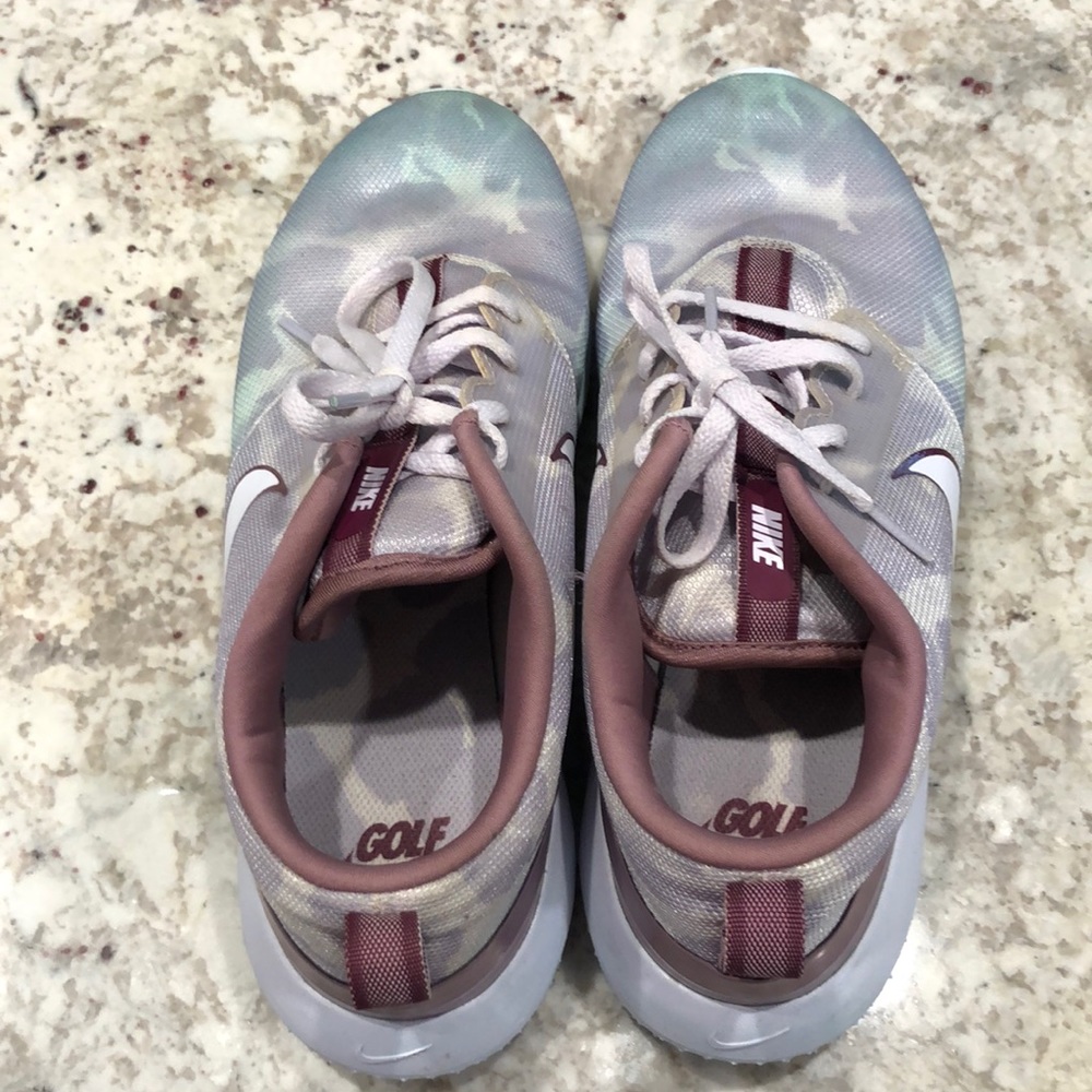 EUC Nike Golf Shoes - Size 10